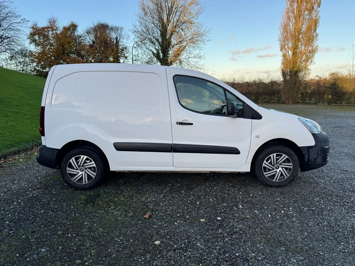 2017 Peugeot partner (€6200) - Image 4