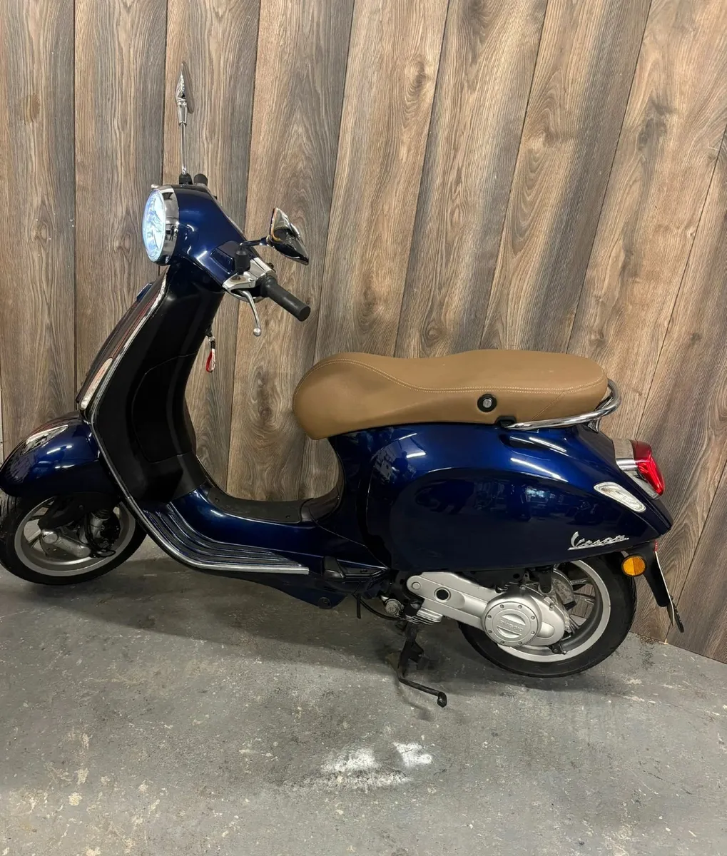 2021 Vespa Primavera 50cc just 4000km - Image 3