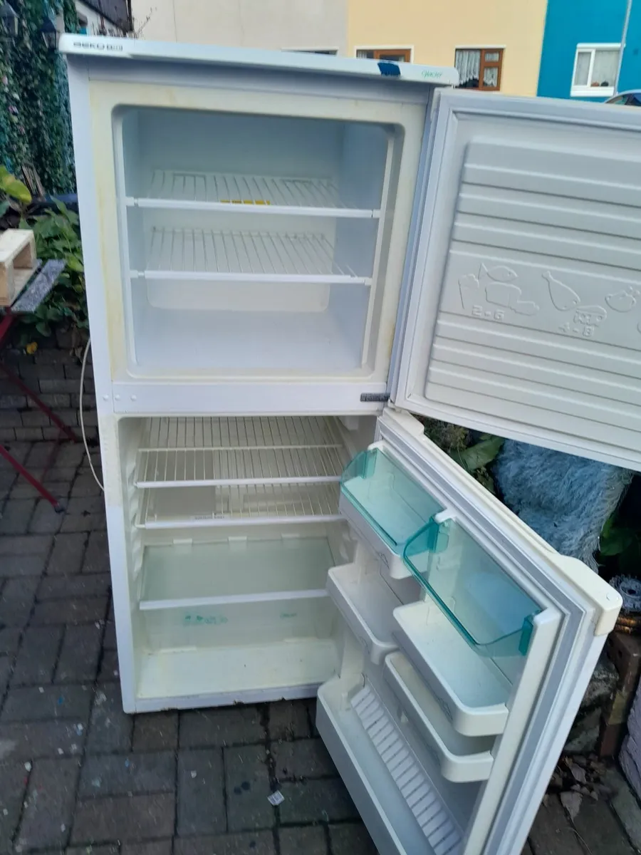 beko fridge freezer - Image 1