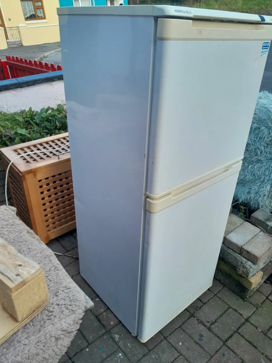 beko fridge freezer - Image 2