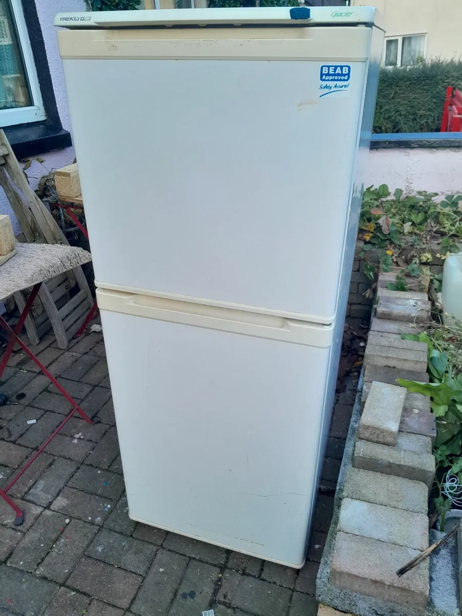 beko fridge freezer - Image 3