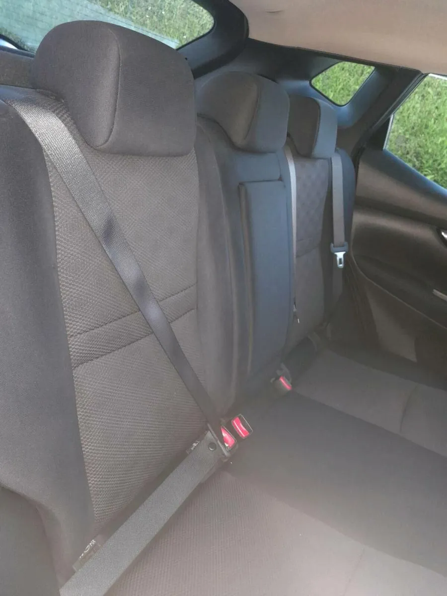 Nissan Qashqai  1.5dci 2015 - Image 4