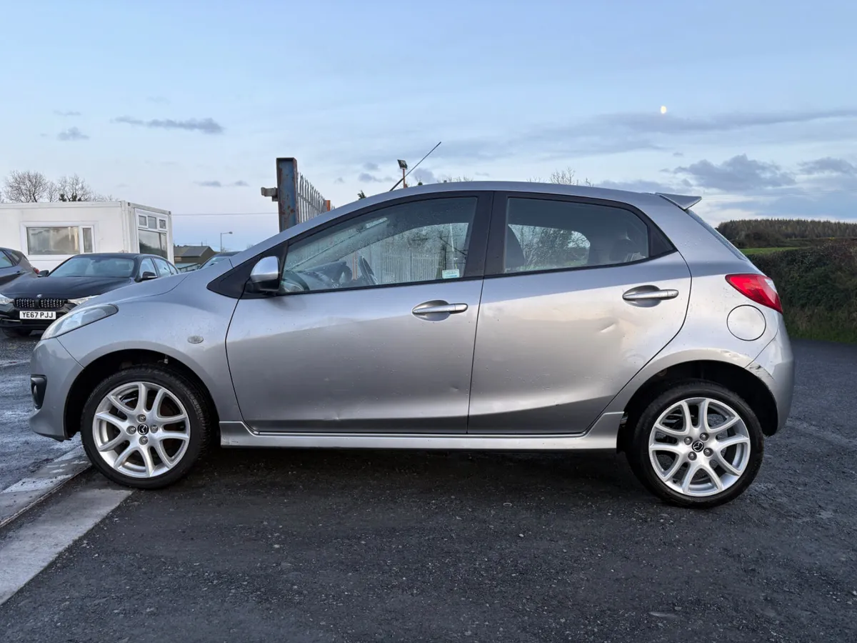 Mazda Mazda2 2011 1.3 petrol - Image 4