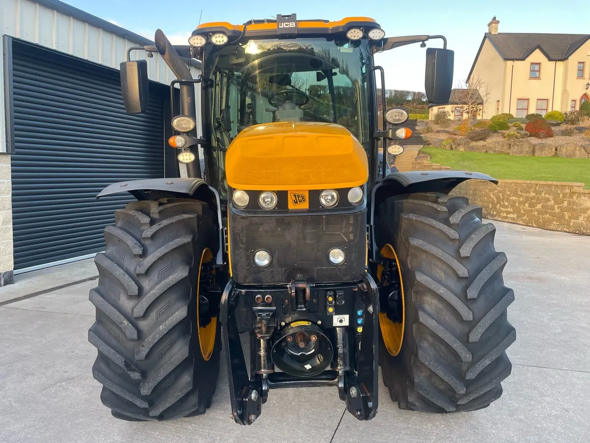 2022 JCB FASTRAC 4220 - Image 3