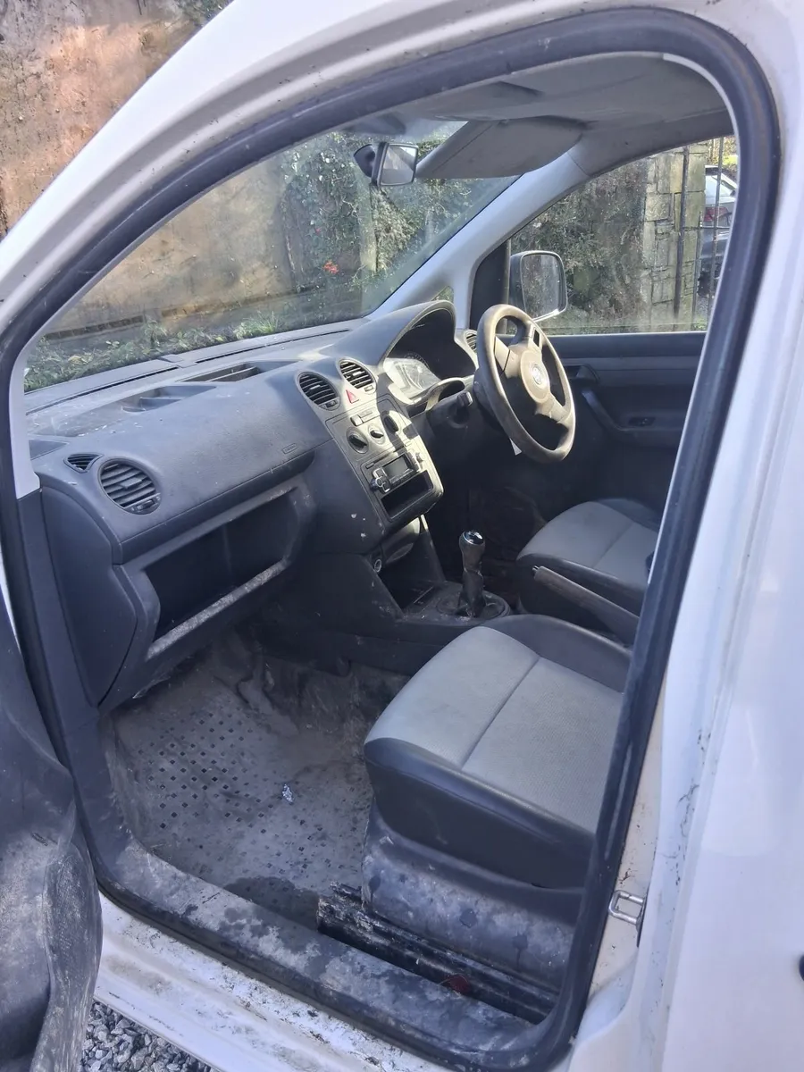 Volkswagen Caddy 2014 - Image 2