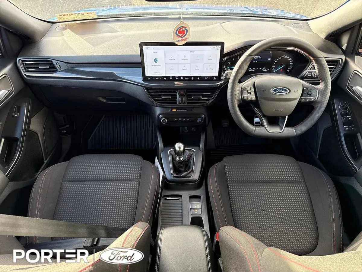Ford Focus 1.0t Mhev ST Line 125PS - Image 2