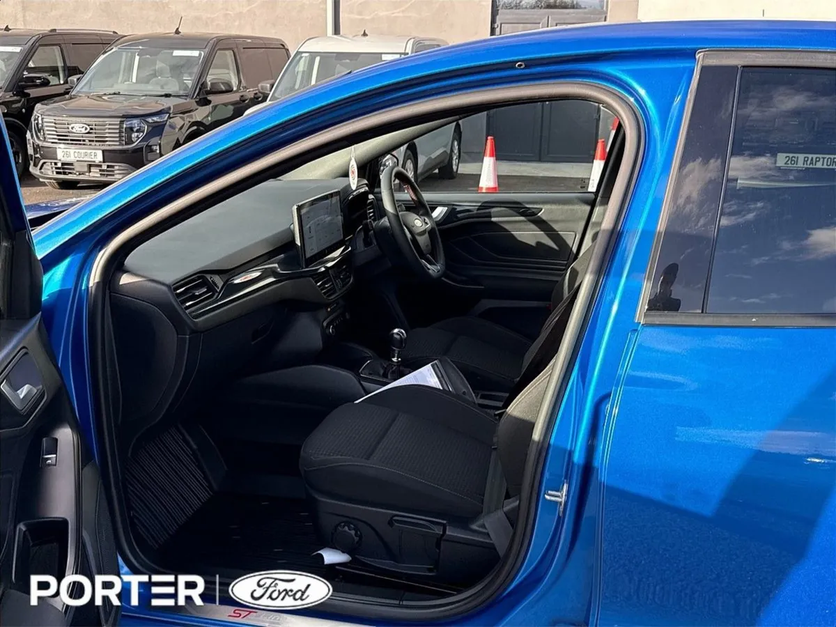 Ford Focus 1.0t Mhev ST Line 125PS - Image 4