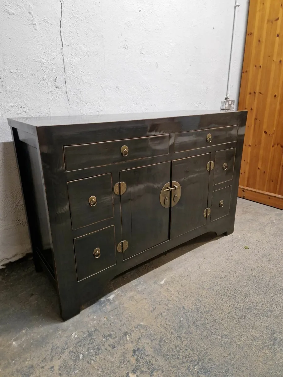 Vintage Chinese black lacquer sideboard, press - Image 1
