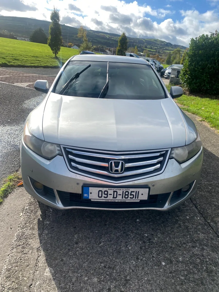 2009 Honda accord automatic - Image 1