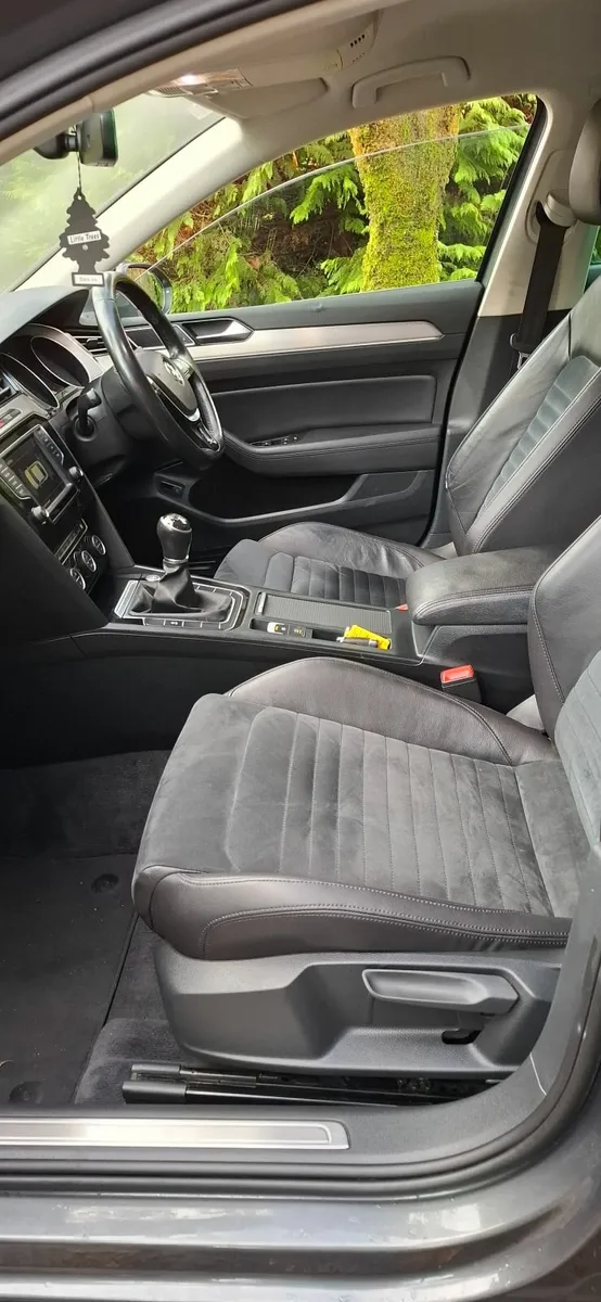 16  VW Passat  , MINT ,   low kms - Image 4