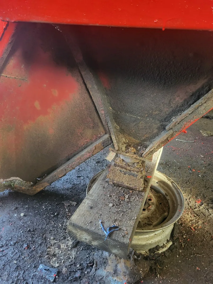 Massey ferguson cab 135 - Image 3