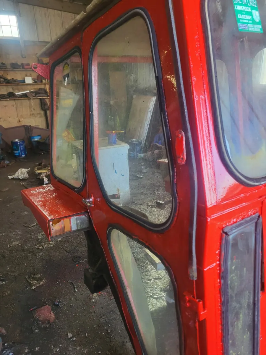 Massey ferguson cab 135 - Image 4