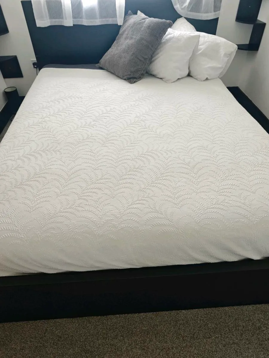 Double bed with two drawers - Image 2