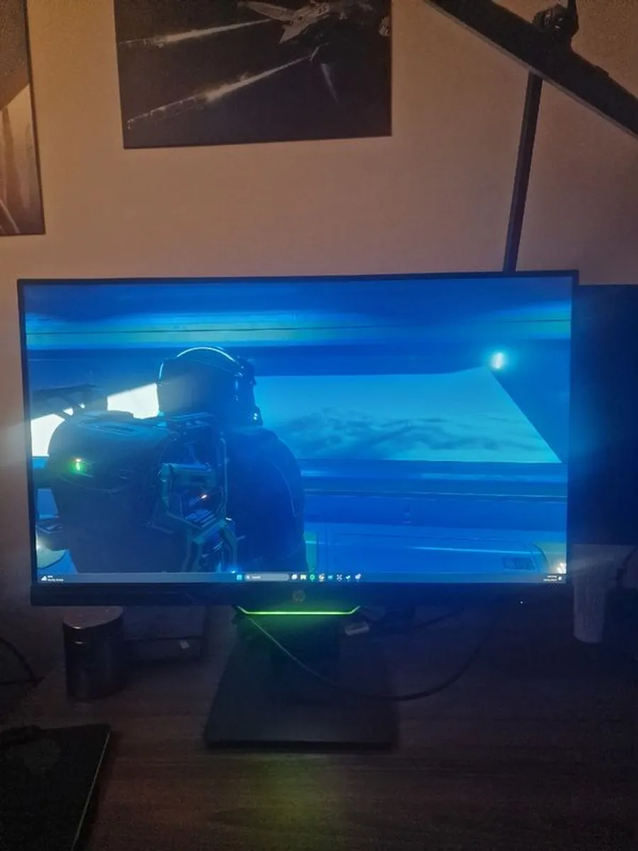 HP 27xq 144 Hz Quad HD Gaming Monitor (2560 x 1440) (1 DP, 1 HDMI), Black