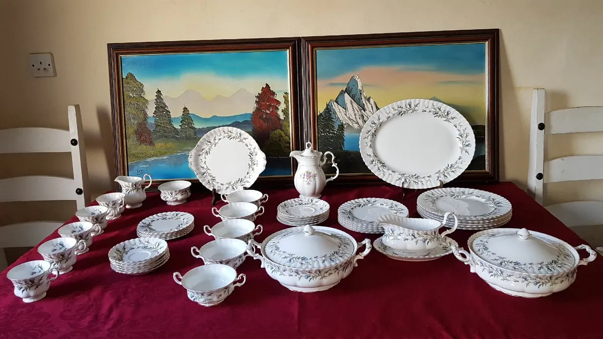 47Pc.Royal Albert England Brigadoon Dinner&Tea Set - Image 2