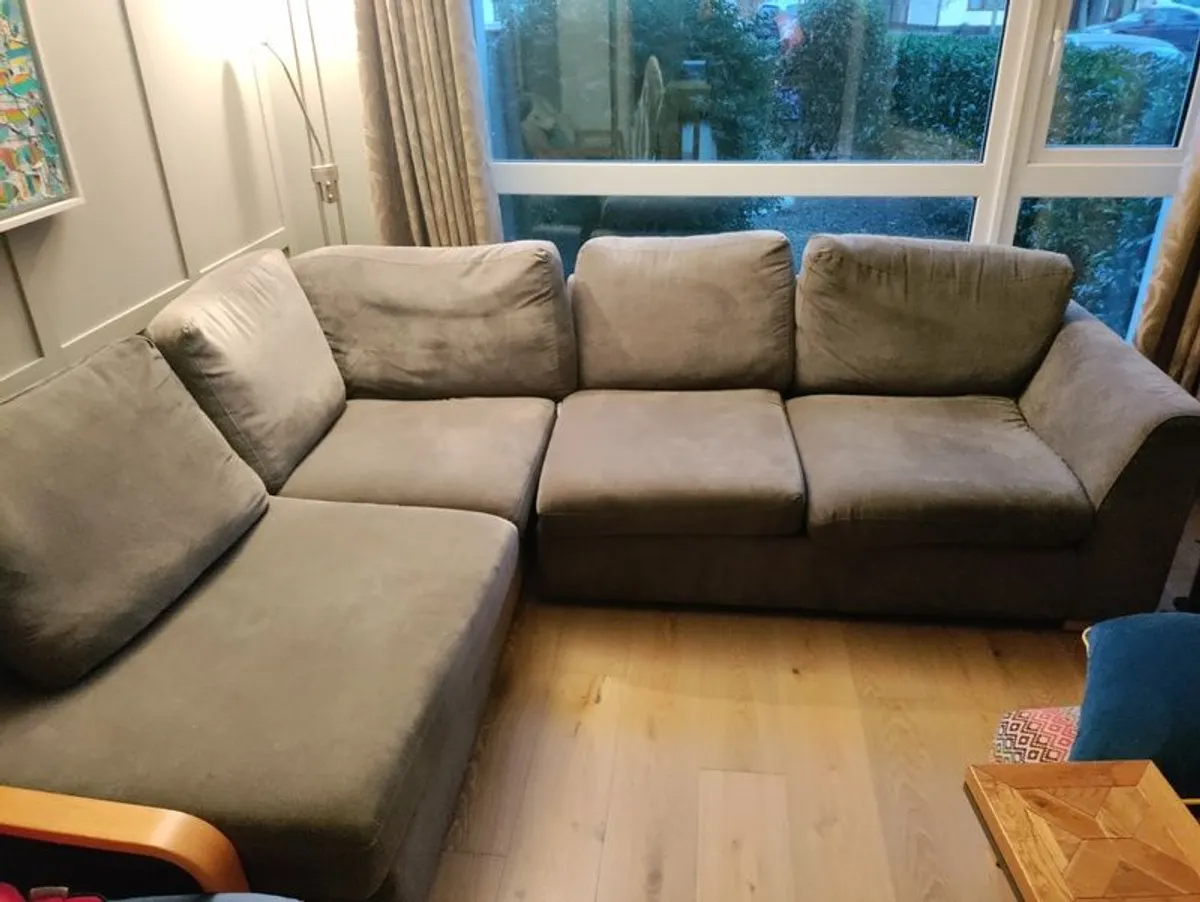 Corner couch - Image 2