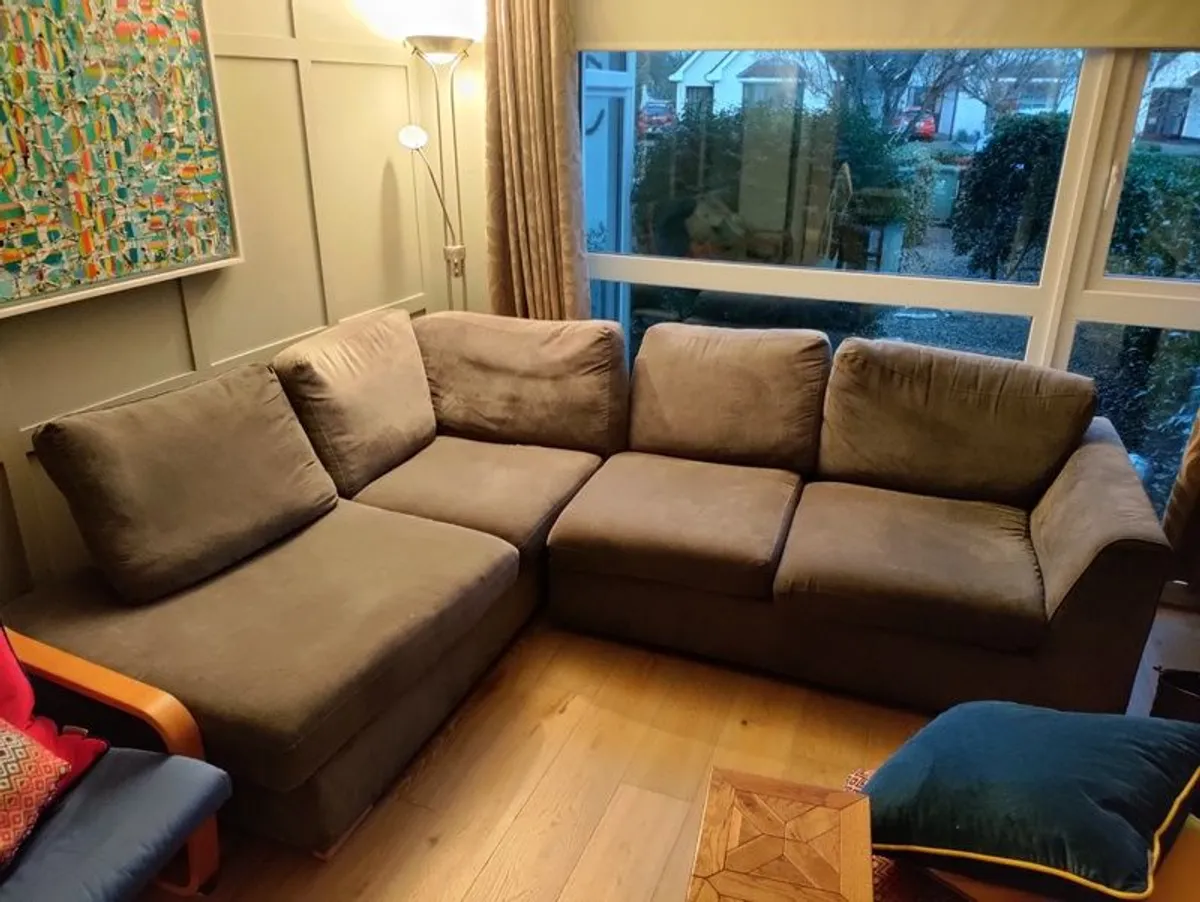 Corner couch - Image 3