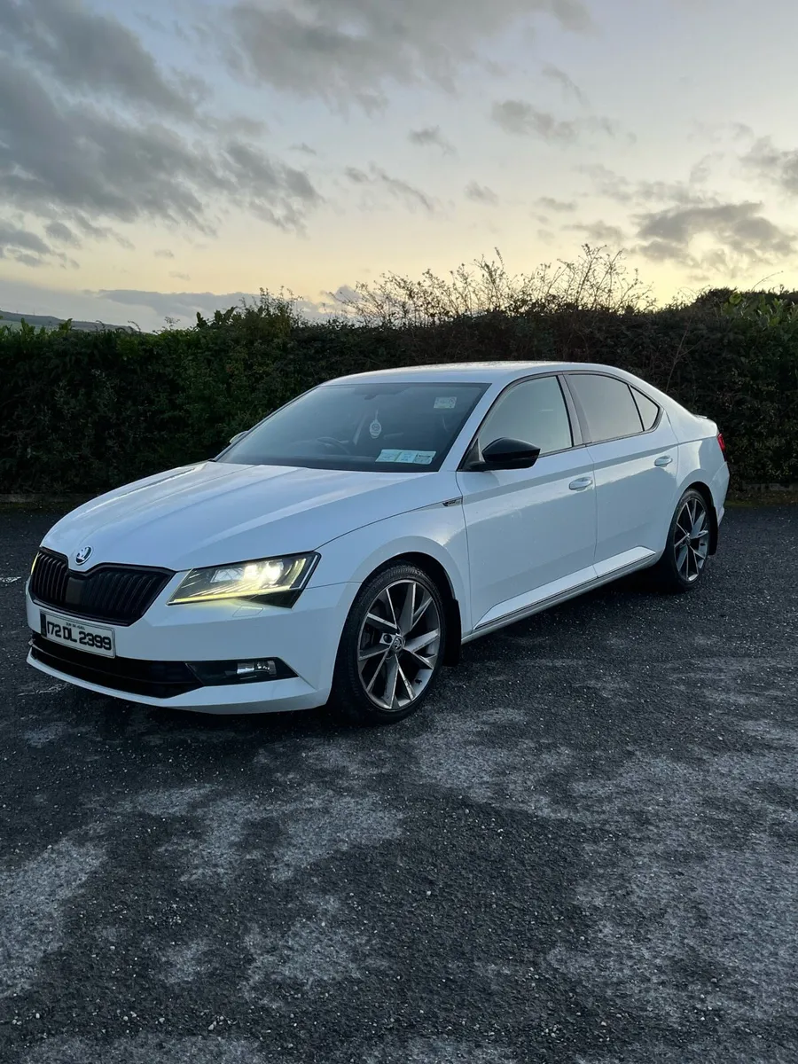 172 SKODA SUPERB SPORTLINE DSG - Image 2