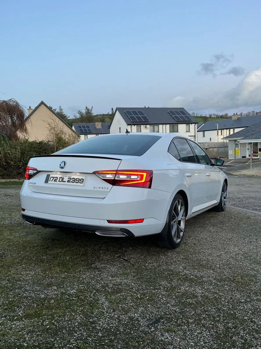 172 SKODA SUPERB SPORTLINE DSG - Image 3