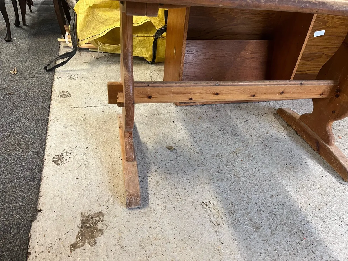 Kitchen table - Image 3