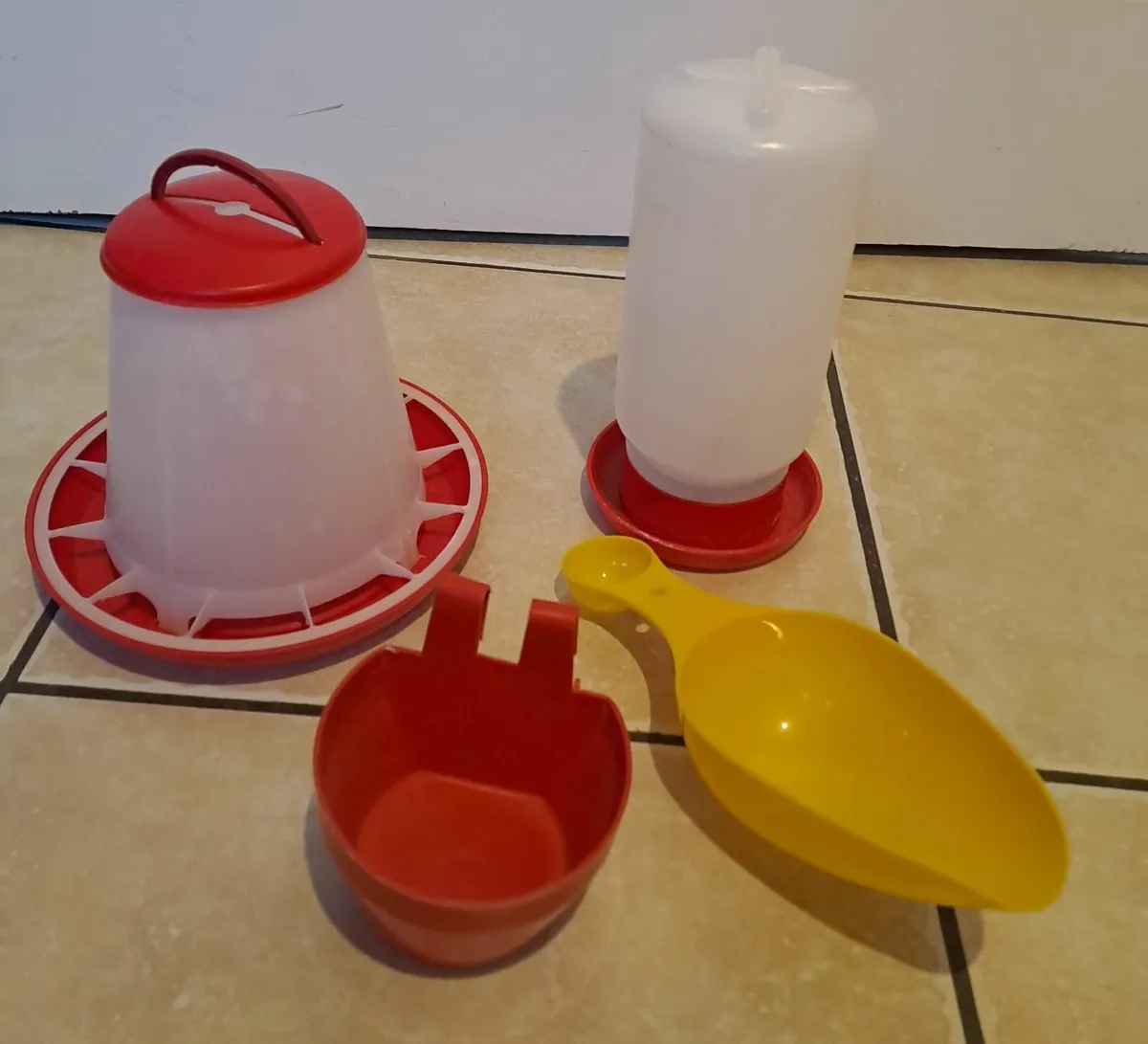 Feeder for chickens - Image 3