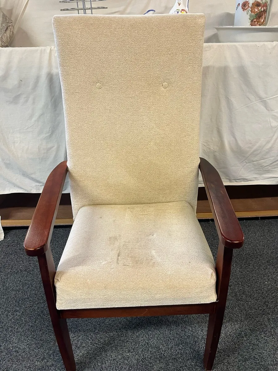 Cream chair - Image 2