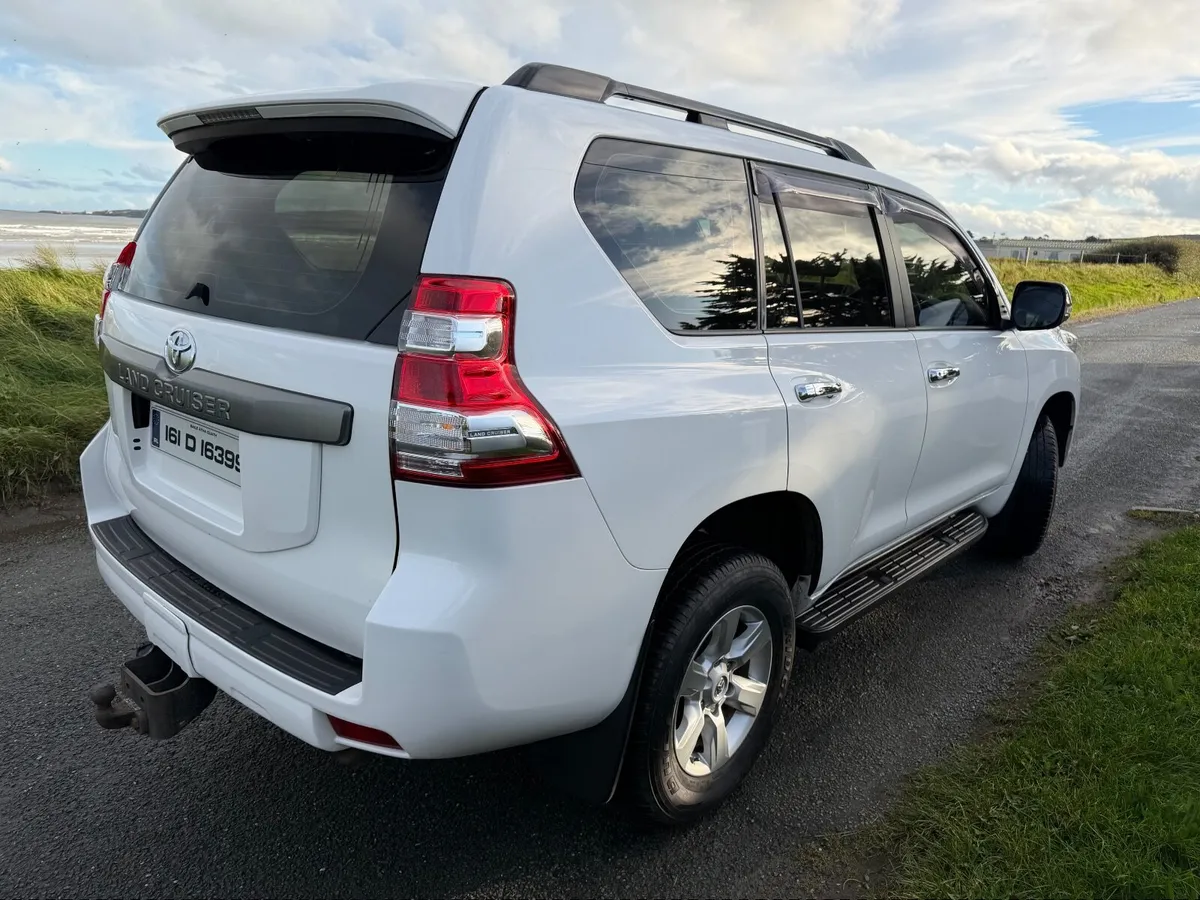 Land Cruiser Business 5 seater - Image 3