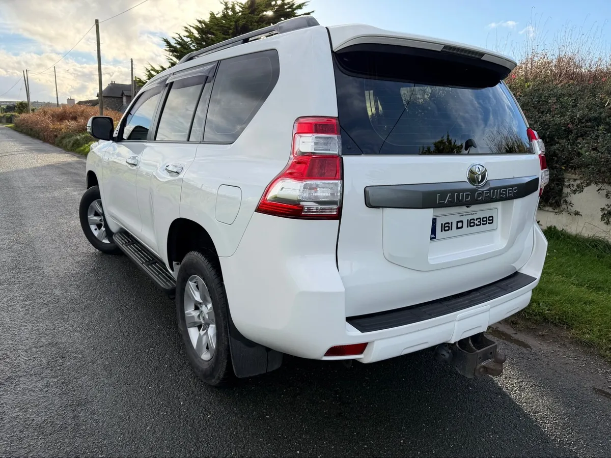 Land Cruiser Business 5 seater - Image 4