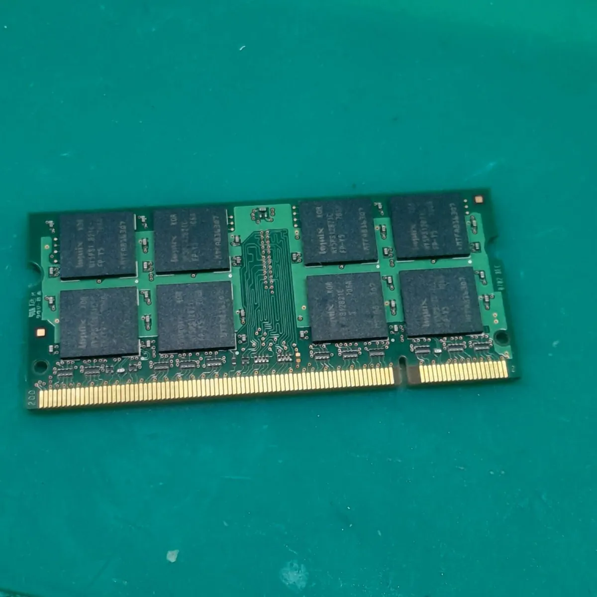 Samsung 1GB 2Rx8 PC2-5300S (DDR2-667) 6 pieces - Image 1
