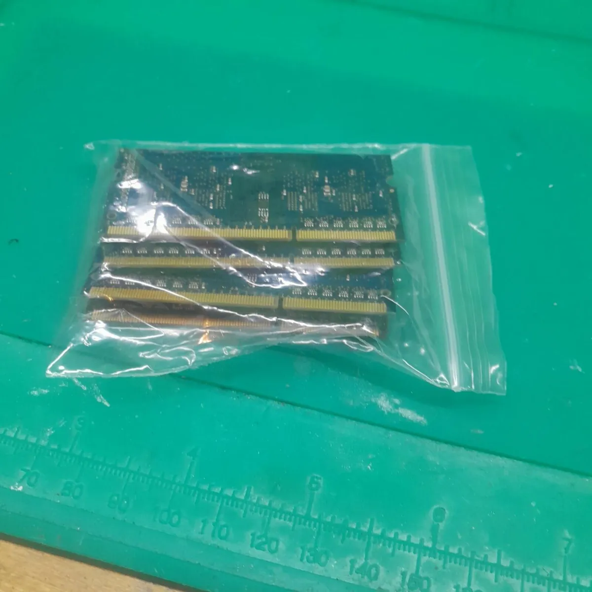 Samsung 1GB 2Rx8 PC2-5300S (DDR2-667) 6 pieces - Image 2