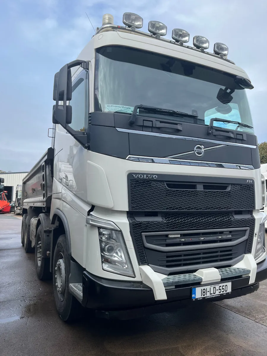 2018 Volvo FH 460HP 8x4 Tipper. Ref No: 2560 - Image 2
