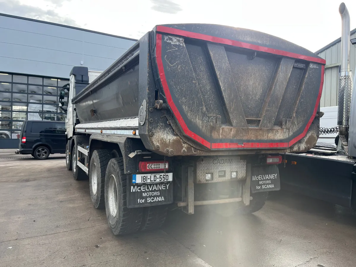 2018 Volvo FH 460HP 8x4 Tipper. Ref No: 2560 - Image 3