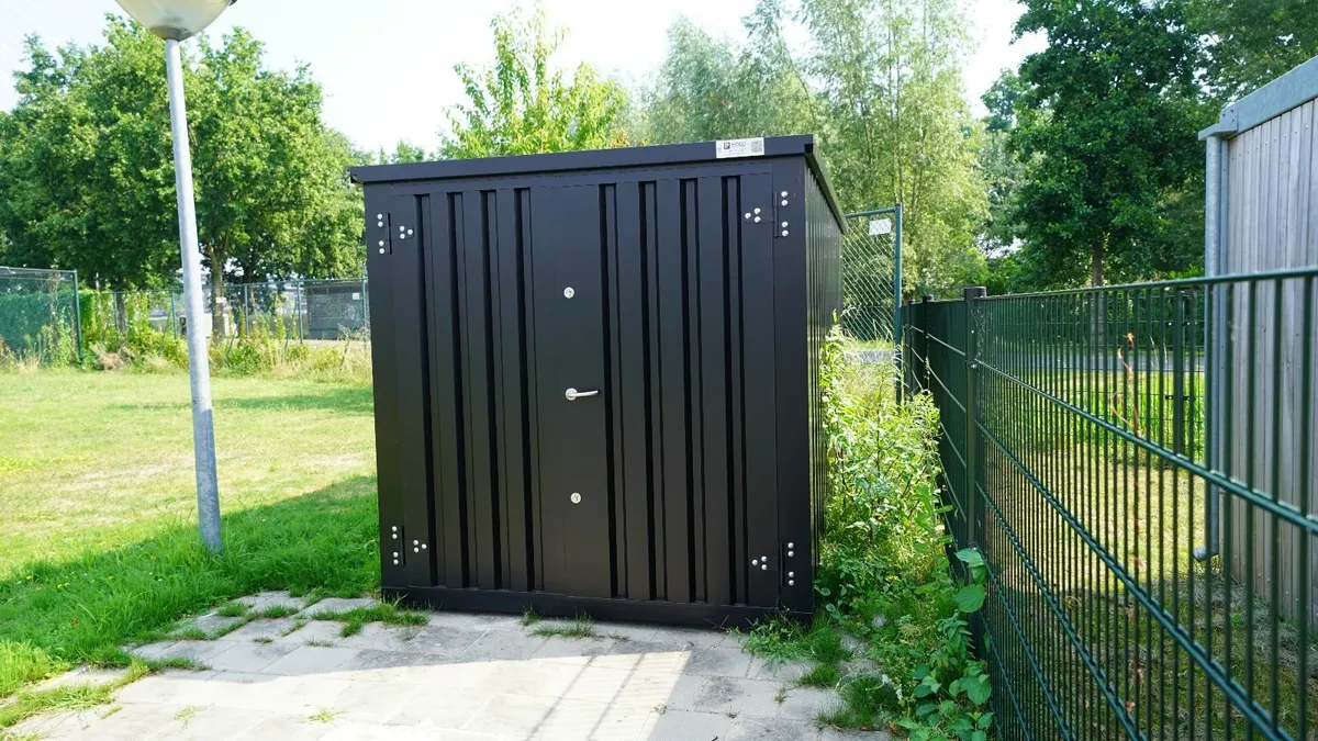 Galvanized Storage Cabin – Rust-Free Design - Image 3