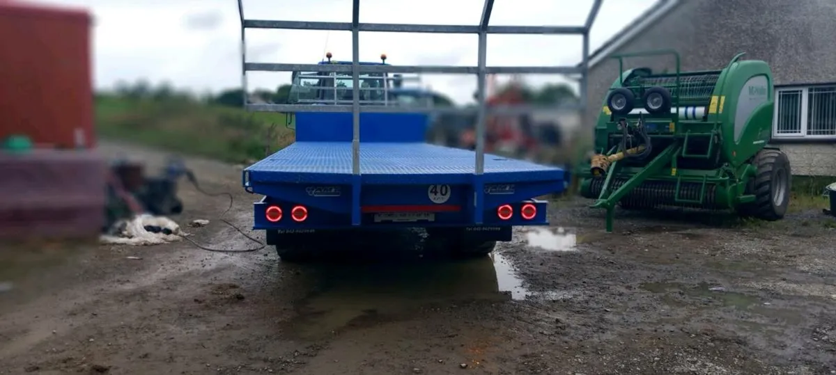 Bale trailer - Image 2