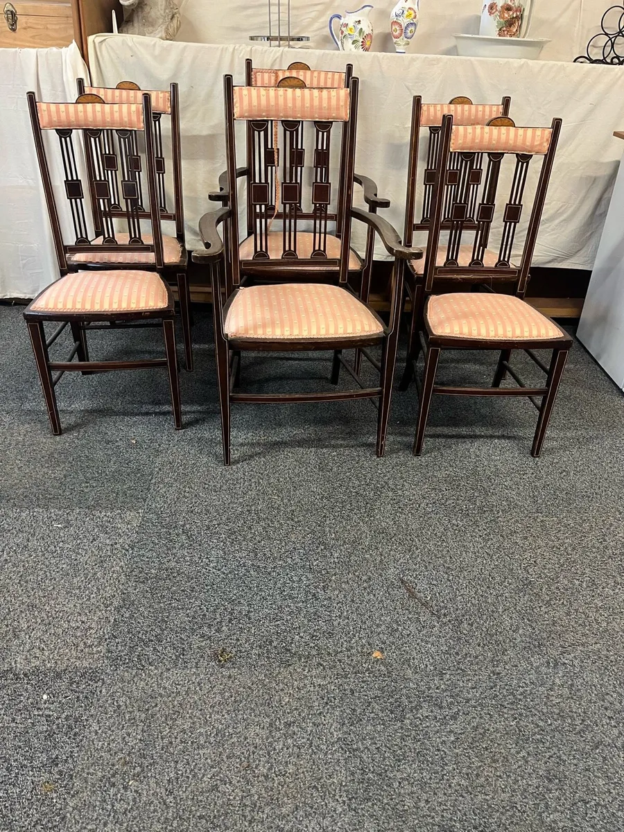 Dining room chairs and a couch - Image 1