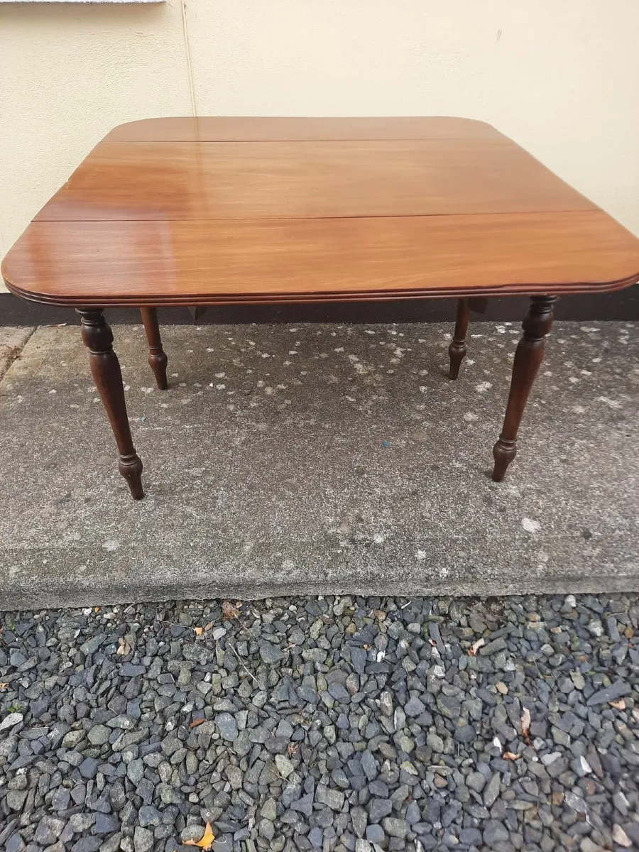 Antique Pembroke table - Image 1