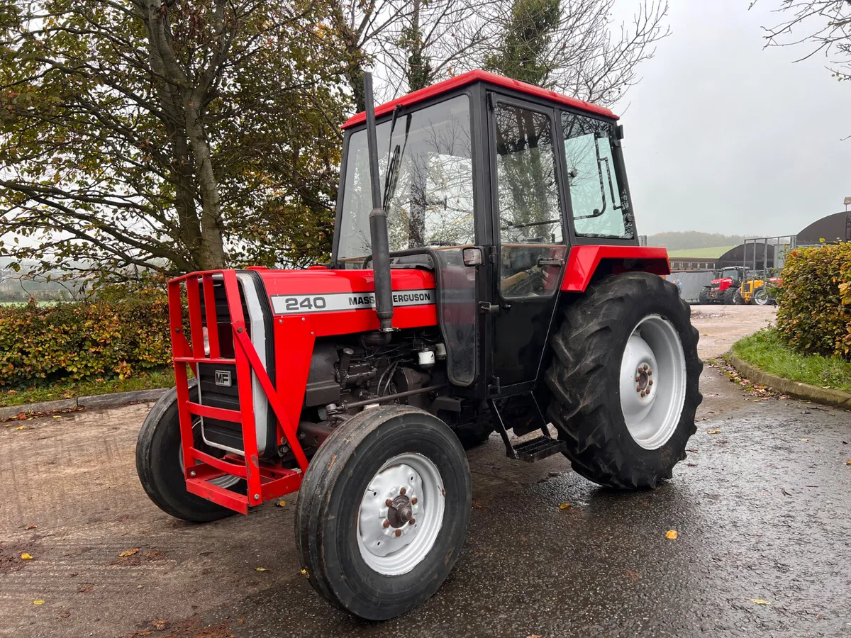 Massey Ferguson 240 - Image 2