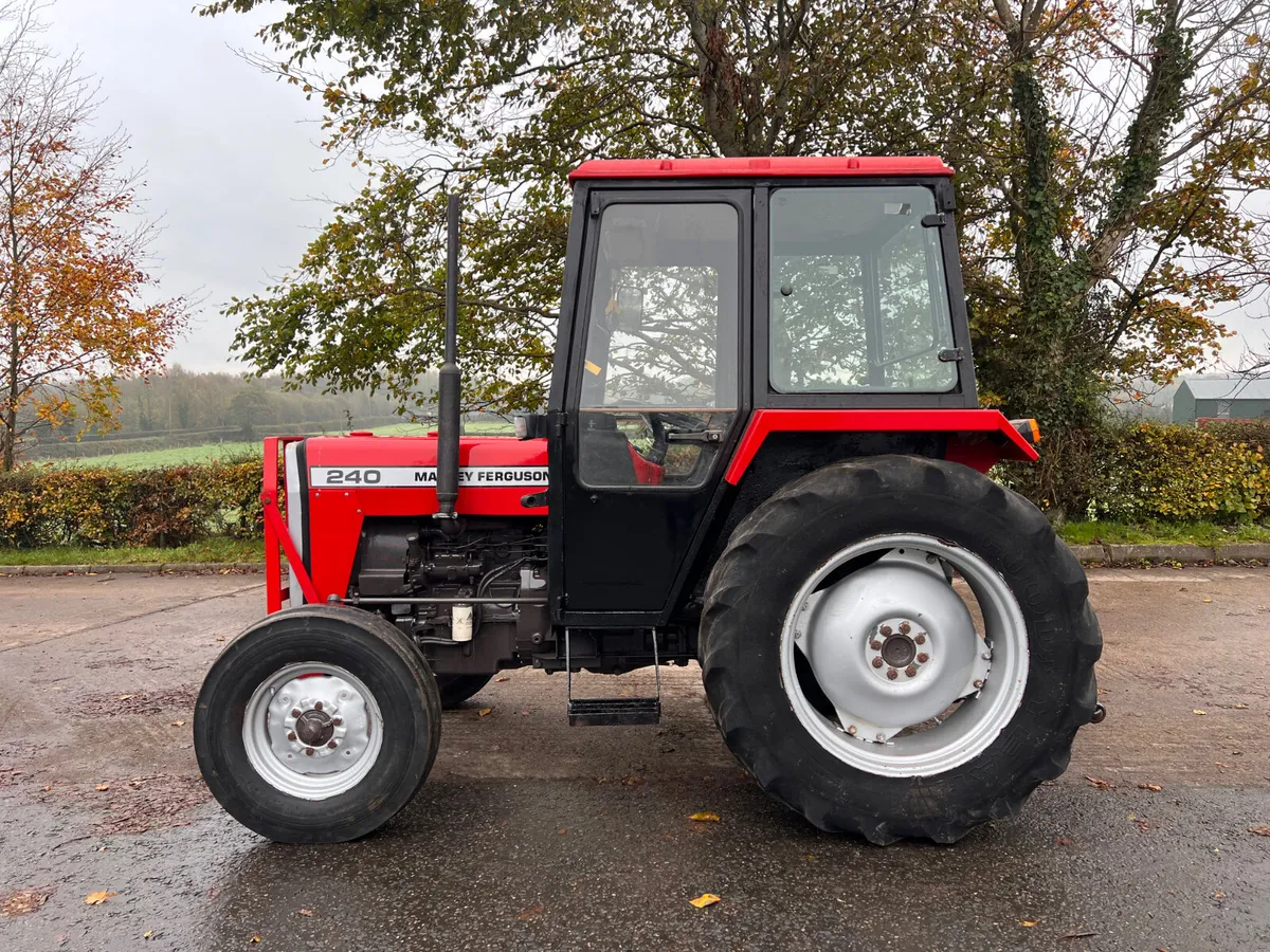 Massey Ferguson 240 - Image 1