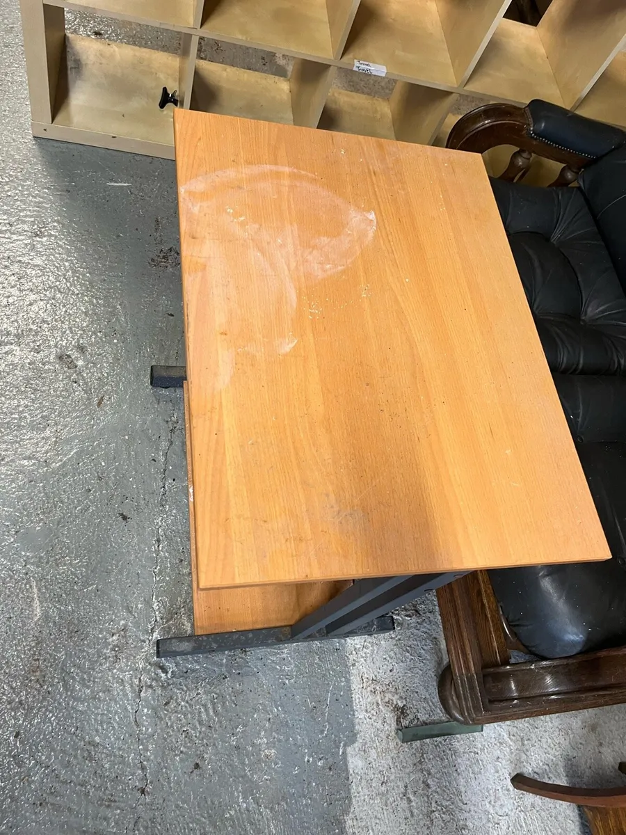 Computer desk - Image 1