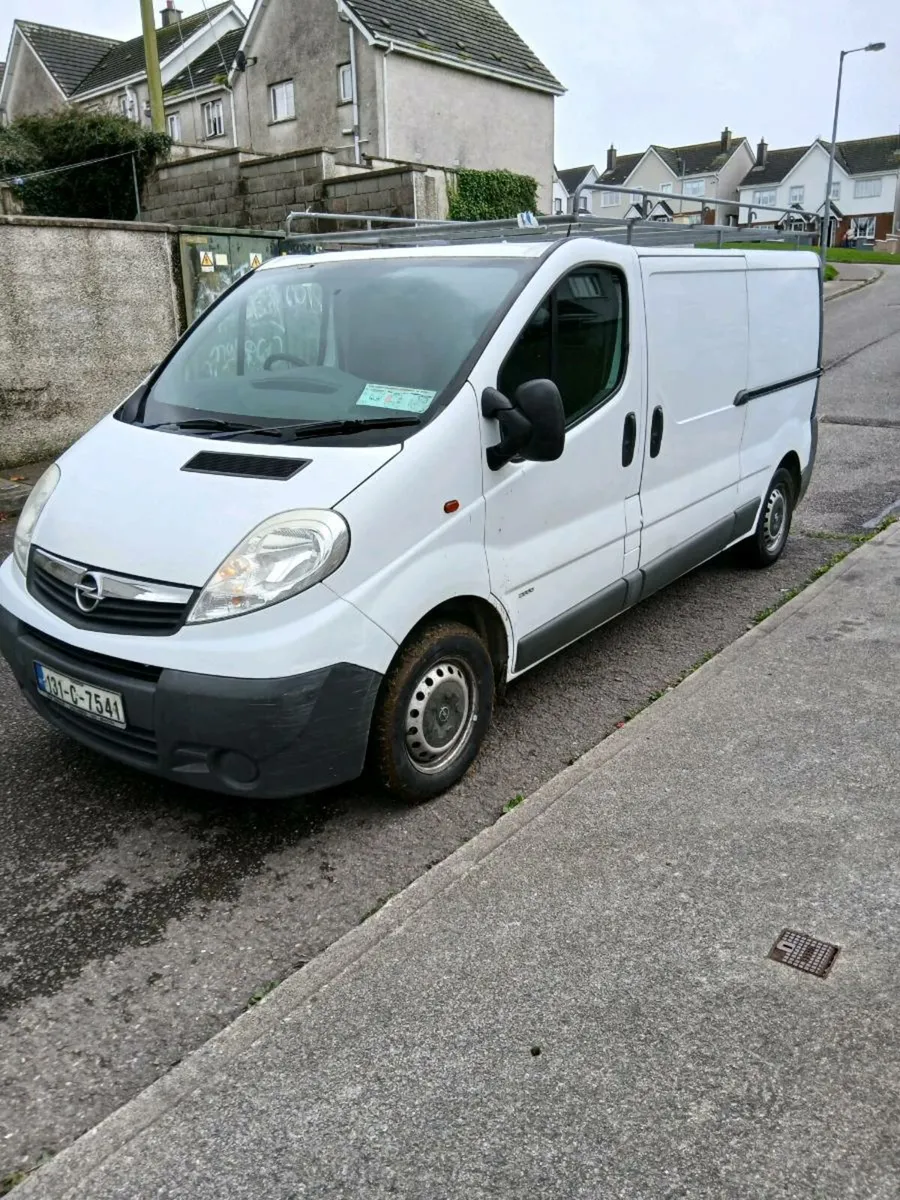 131 OPEL VIVARO LWB CVRT 8/26 TAX 12/25 - Image 2