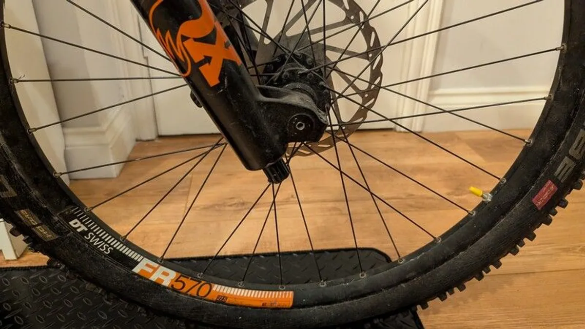 Downhill Mountain Bike Mondraker Summum Pro with extras - Image 3