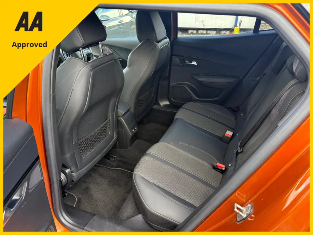Peugeot 2008 GT LINE BLUE 1.5HDI  *1 YEAR UNLIMITE - Image 3