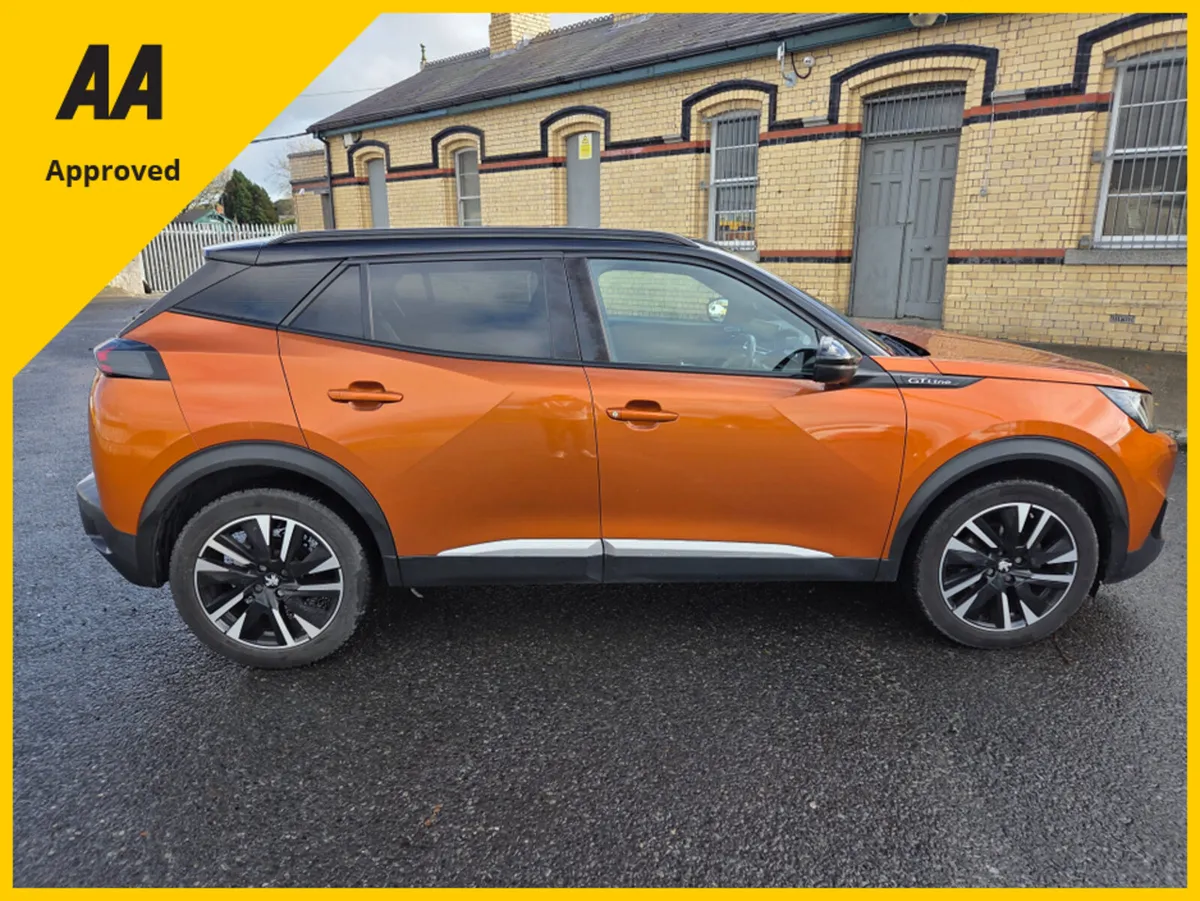 Peugeot 2008 GT LINE BLUE 1.5HDI  *1 YEAR UNLIMITE - Image 4