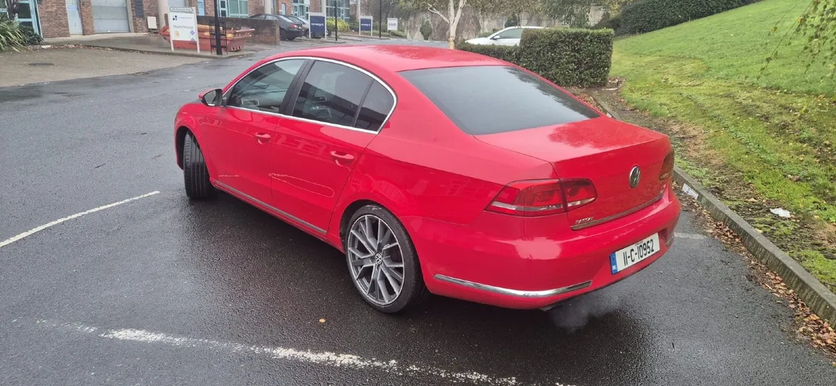 Volkswagen Passat 2011 - Image 3