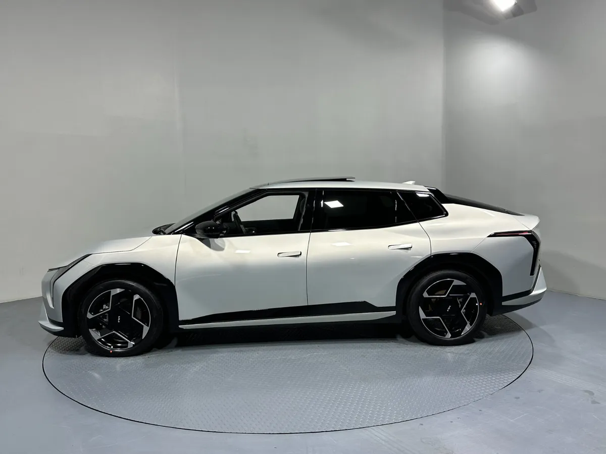 Kia EV4 GT Line FastBack 81.4 Kw/h 252 - Image 4