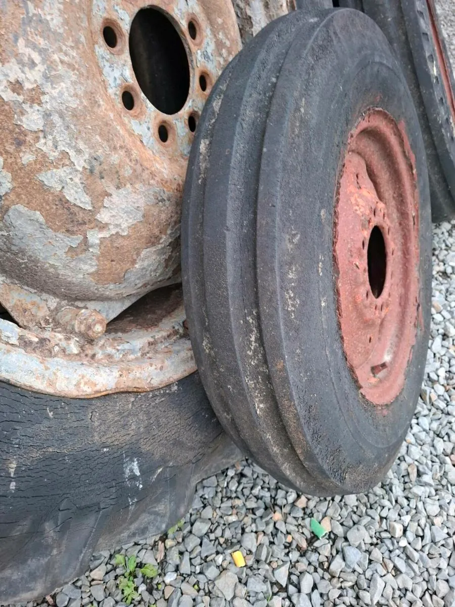 Selection of wheels and tyres - Image 3
