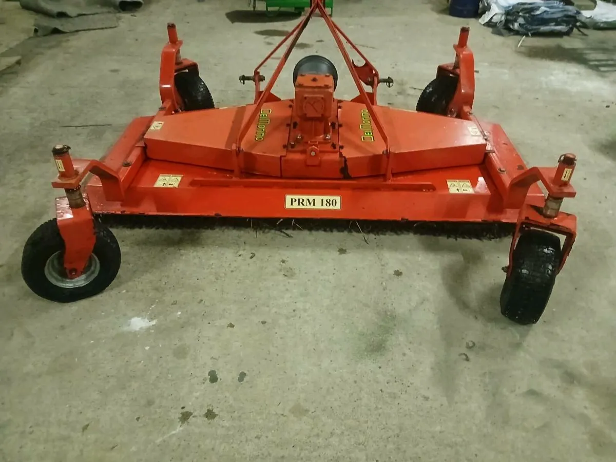 Finishing mower - Image 1