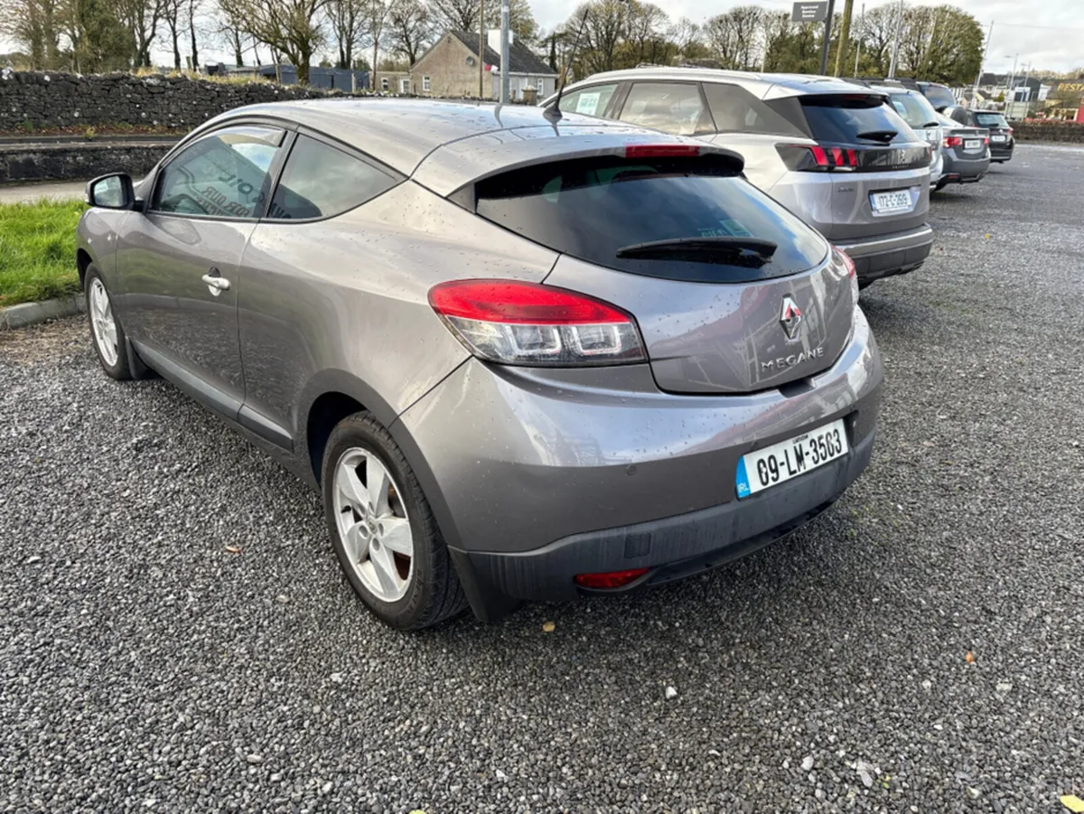 Renault Megane 1.6 VVT DYNAMIQUE 3DR - Image 2
