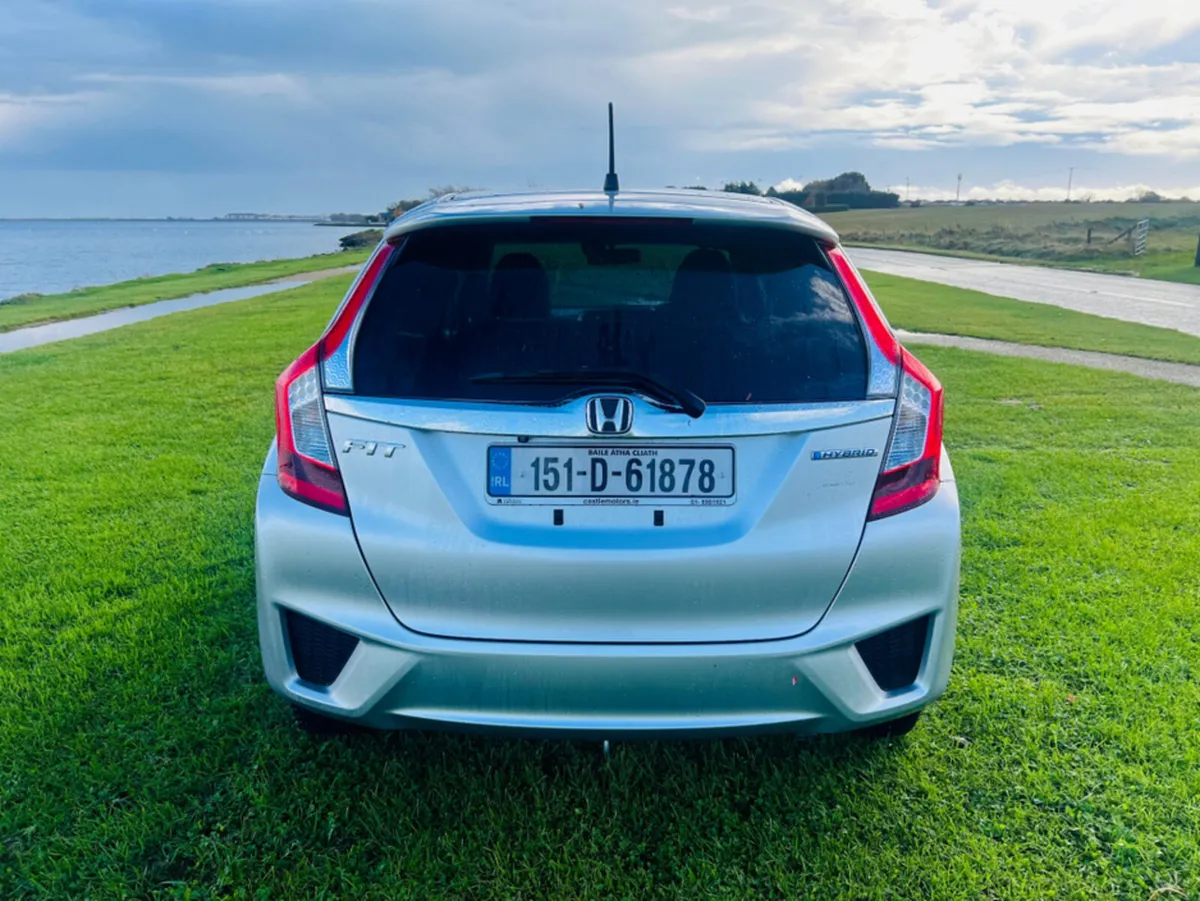 Honda Fit 2015 HONDA FIT IN SILVER ONLY 90 K ON TH - Image 3