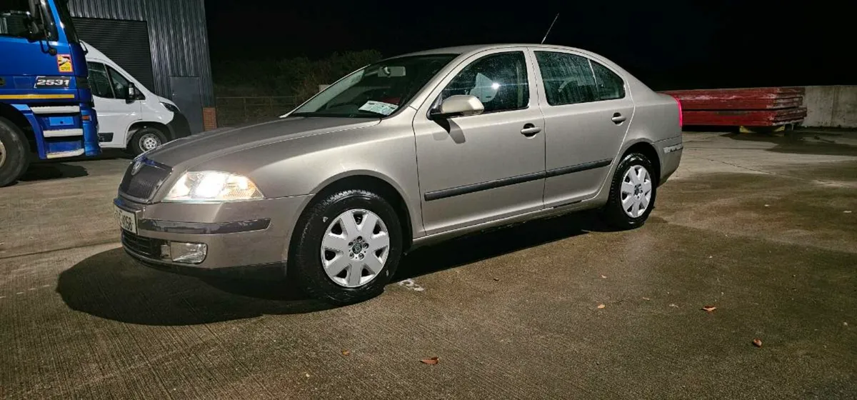 2007 SKODA OCTAVIA 1.6 PETROL - Image 1